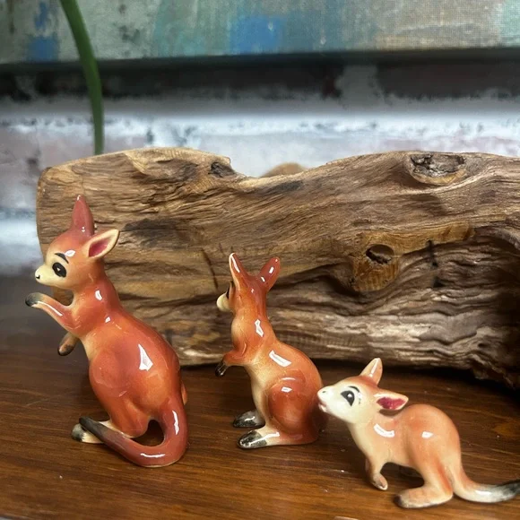 Vintage MCM bone china miniature kangaroo figurines - Picture 2 of 7